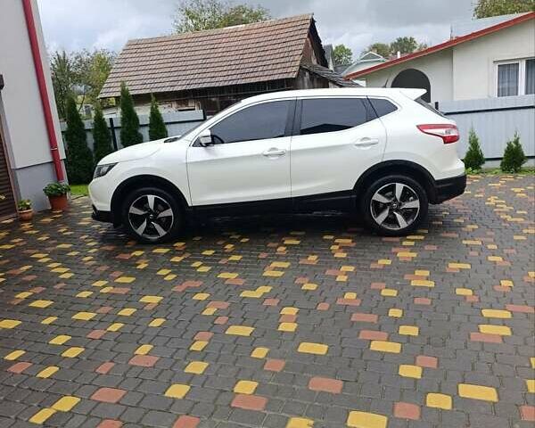 Белый Ниссан Кашкай, объемом двигателя 1.6 л и пробегом 172 тыс. км за 18300 $, фото 2 на Automoto.ua