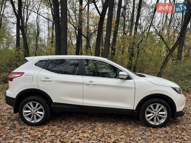 Білий Ніссан Кашкай, об'ємом двигуна 1.6 л та пробігом 137 тис. км за 14900 $, фото 8 на Automoto.ua