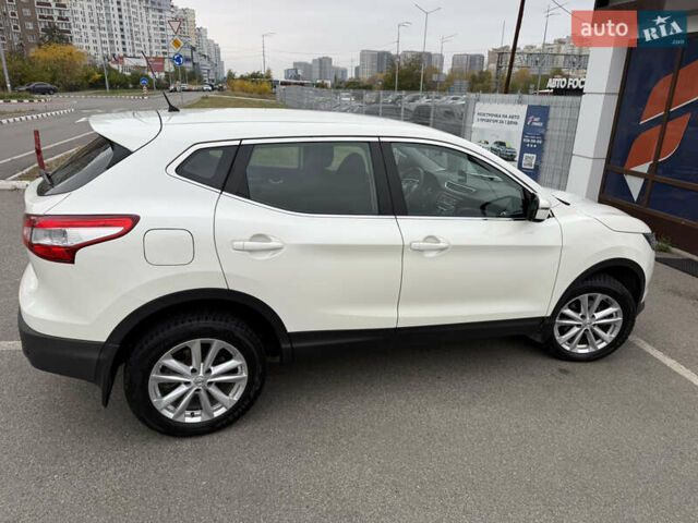 Белый Ниссан Кашкай, объемом двигателя 1.2 л и пробегом 48 тыс. км за 17700 $, фото 11 на Automoto.ua