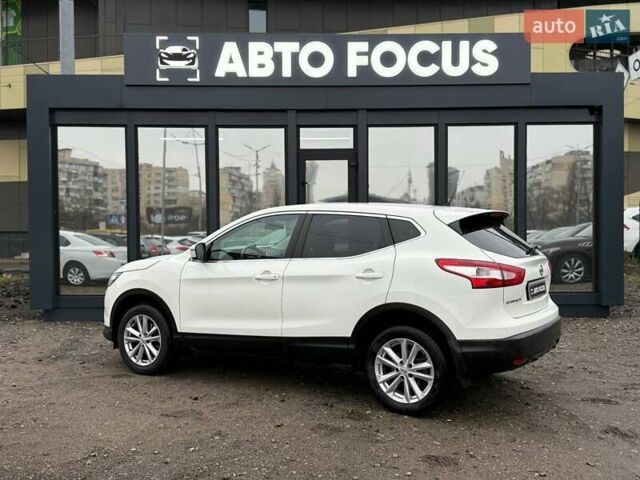 Белый Ниссан Кашкай, объемом двигателя 1.2 л и пробегом 158 тыс. км за 14990 $, фото 3 на Automoto.ua