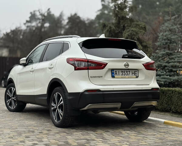 Белый Ниссан Кашкай, объемом двигателя 1.6 л и пробегом 147 тыс. км за 18900 $, фото 3 на Automoto.ua