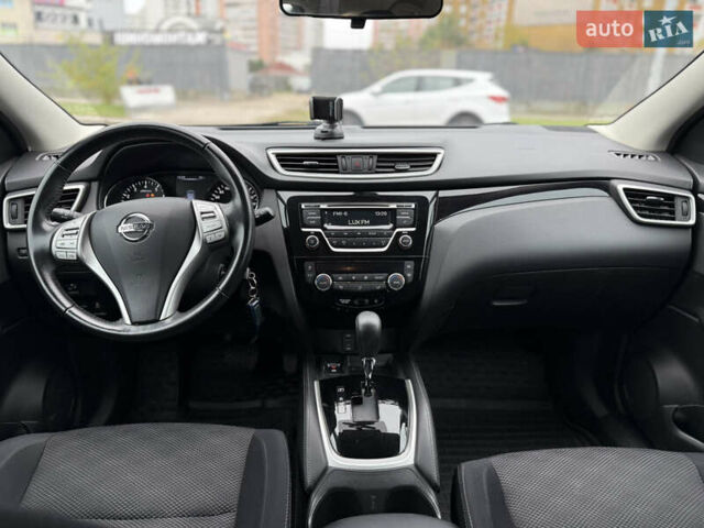 Белый Ниссан Кашкай, объемом двигателя 1.2 л и пробегом 48 тыс. км за 17700 $, фото 23 на Automoto.ua