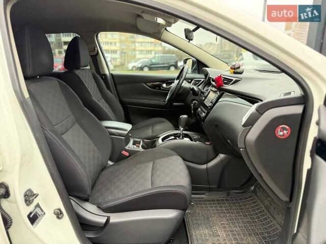 Белый Ниссан Кашкай, объемом двигателя 1.2 л и пробегом 158 тыс. км за 14990 $, фото 11 на Automoto.ua