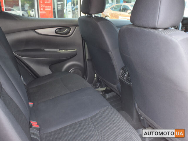 Белый Ниссан Кашкай, объемом двигателя 1.2 л и пробегом 82 тыс. км за 14900 $, фото 6 на Automoto.ua