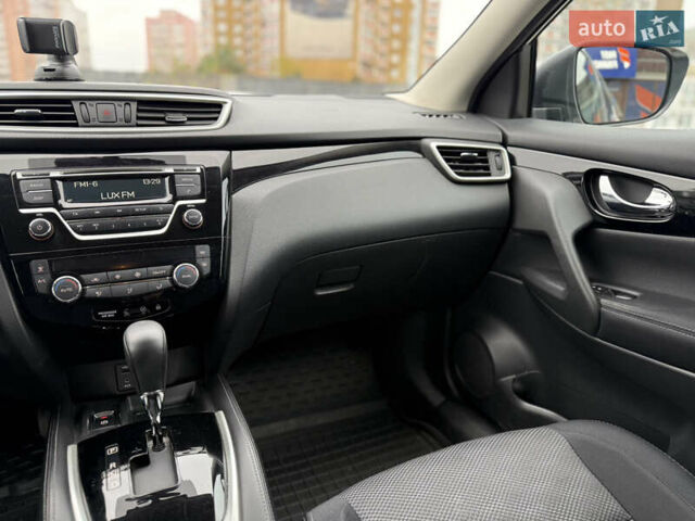 Белый Ниссан Кашкай, объемом двигателя 1.2 л и пробегом 48 тыс. км за 17700 $, фото 26 на Automoto.ua