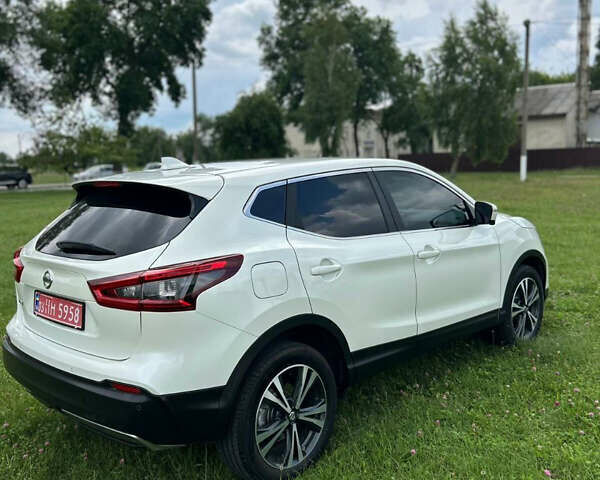 Белый Ниссан Кашкай, объемом двигателя 1.6 л и пробегом 123 тыс. км за 18200 $, фото 11 на Automoto.ua