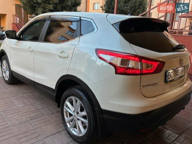 Белый Ниссан Кашкай, объемом двигателя 1.2 л и пробегом 102 тыс. км за 13500 $, фото 2 на Automoto.ua