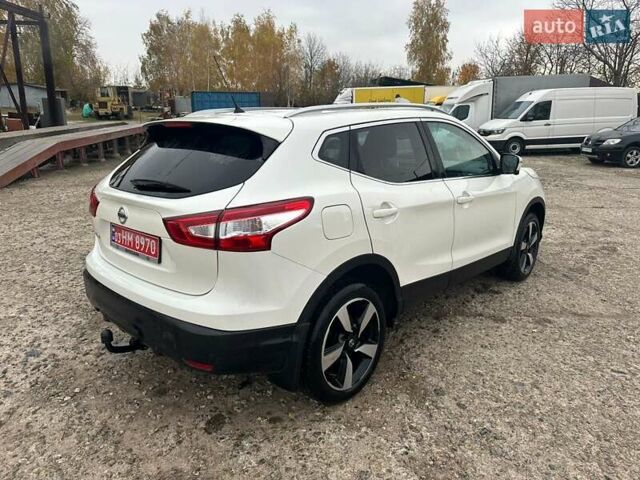 Белый Ниссан Кашкай, объемом двигателя 1.5 л и пробегом 275 тыс. км за 16700 $, фото 2 на Automoto.ua