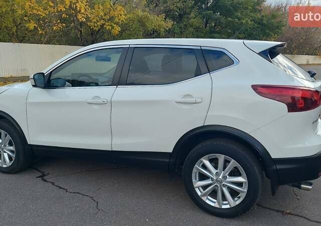 Белый Ниссан Кашкай, объемом двигателя 2 л и пробегом 53 тыс. км за 15250 $, фото 15 на Automoto.ua