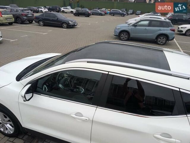 Белый Ниссан Кашкай, объемом двигателя 1.6 л и пробегом 132 тыс. км за 16500 $, фото 8 на Automoto.ua