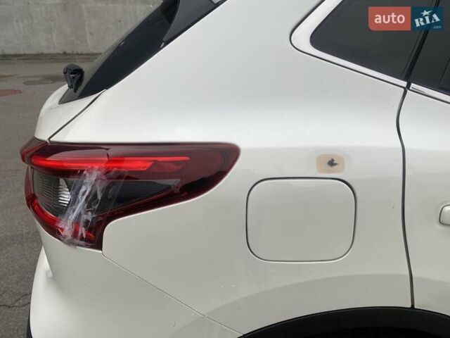 Белый Ниссан Кашкай, объемом двигателя 1.6 л и пробегом 58 тыс. км за 17900 $, фото 6 на Automoto.ua