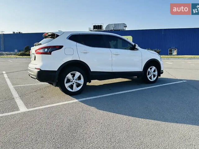 Белый Ниссан Кашкай, объемом двигателя 1.2 л и пробегом 100 тыс. км за 12900 $, фото 3 на Automoto.ua