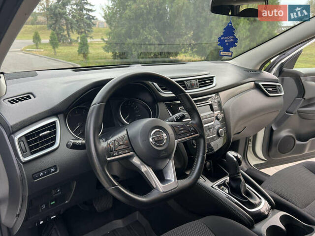 Белый Ниссан Кашкай, объемом двигателя 1.2 л и пробегом 64 тыс. км за 14200 $, фото 25 на Automoto.ua