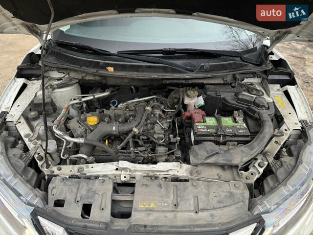 Белый Ниссан Кашкай, объемом двигателя 1.2 л и пробегом 76 тыс. км за 13300 $, фото 22 на Automoto.ua