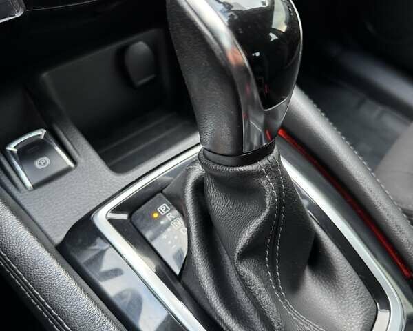 Белый Ниссан Кашкай, объемом двигателя 1.2 л и пробегом 143 тыс. км за 15000 $, фото 25 на Automoto.ua