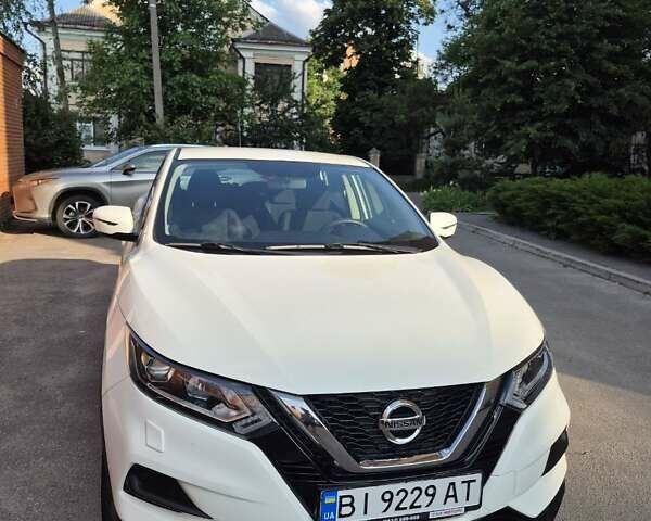 Белый Ниссан Кашкай, объемом двигателя 1.2 л и пробегом 49 тыс. км за 17000 $, фото 3 на Automoto.ua