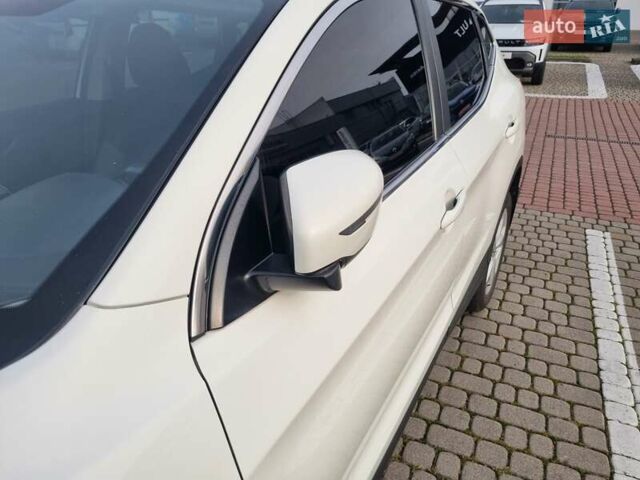 Белый Ниссан Кашкай, объемом двигателя 1.2 л и пробегом 178 тыс. км за 12800 $, фото 35 на Automoto.ua