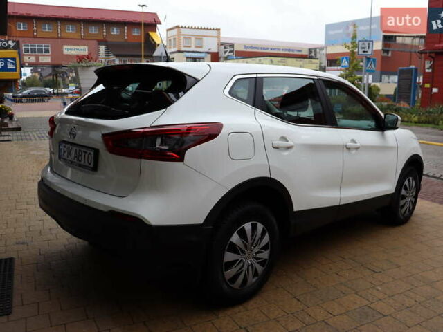 Белый Ниссан Кашкай, объемом двигателя 1.6 л и пробегом 245 тыс. км за 15900 $, фото 2 на Automoto.ua