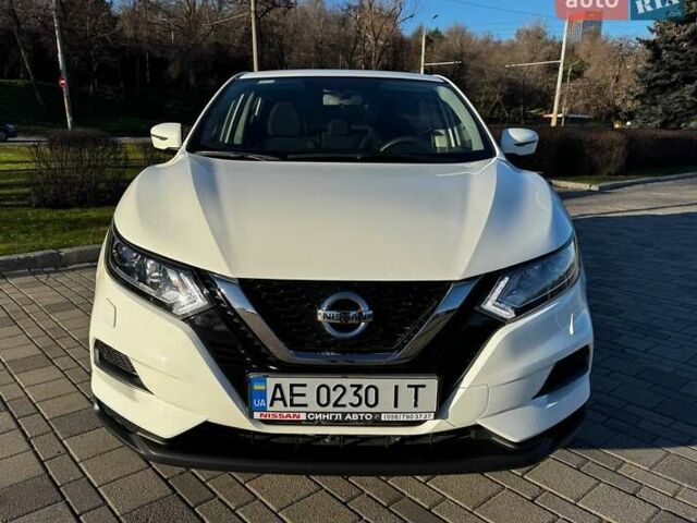 Білий Ніссан Кашкай, об'ємом двигуна 1.2 л та пробігом 62 тис. км за 15900 $, фото 1 на Automoto.ua