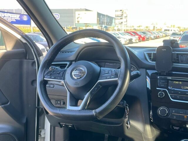 Белый Ниссан Кашкай, объемом двигателя 1.2 л и пробегом 93 тыс. км за 15990 $, фото 34 на Automoto.ua