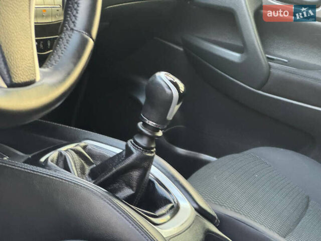 Белый Ниссан Кашкай, объемом двигателя 1.2 л и пробегом 113 тыс. км за 10950 $, фото 33 на Automoto.ua