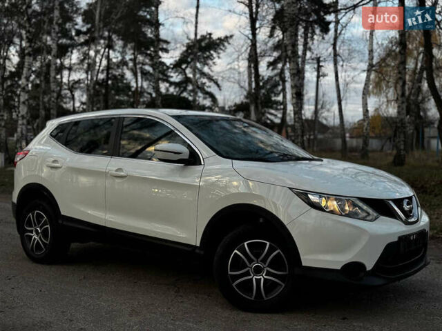Белый Ниссан Кашкай, объемом двигателя 1.2 л и пробегом 113 тыс. км за 10950 $, фото 1 на Automoto.ua