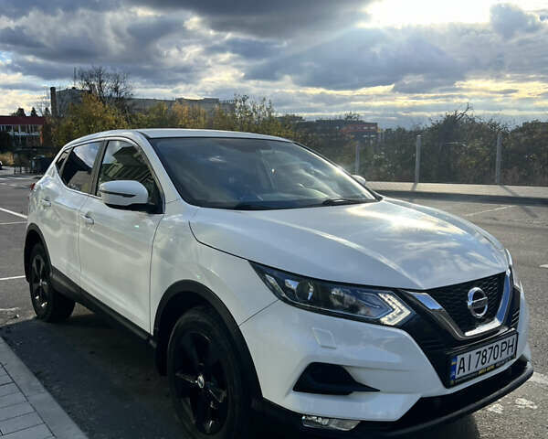 Белый Ниссан Кашкай, объемом двигателя 1.2 л и пробегом 99 тыс. км за 16490 $, фото 1 на Automoto.ua