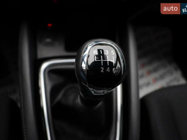 Белый Ниссан Кашкай, объемом двигателя 1.6 л и пробегом 245 тыс. км за 15900 $, фото 22 на Automoto.ua