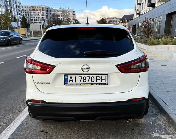 Белый Ниссан Кашкай, объемом двигателя 1.2 л и пробегом 99 тыс. км за 16490 $, фото 3 на Automoto.ua