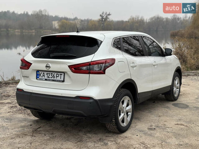 Белый Ниссан Кашкай, объемом двигателя 1.2 л и пробегом 76 тыс. км за 13300 $, фото 12 на Automoto.ua