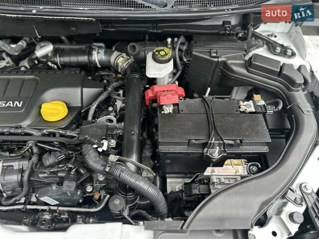 Белый Ниссан Кашкай, объемом двигателя 1.6 л и пробегом 245 тыс. км за 14800 $, фото 27 на Automoto.ua