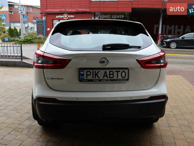 Белый Ниссан Кашкай, объемом двигателя 1.6 л и пробегом 245 тыс. км за 15900 $, фото 5 на Automoto.ua