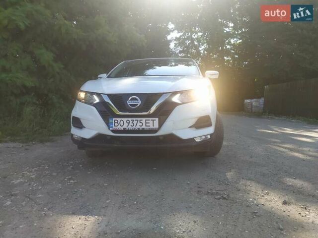 Білий Ніссан Кашкай, об'ємом двигуна 1.2 л та пробігом 81 тис. км за 14800 $, фото 1 на Automoto.ua