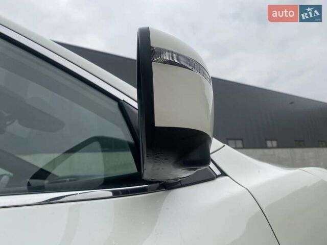 Белый Ниссан Кашкай, объемом двигателя 1.6 л и пробегом 58 тыс. км за 17900 $, фото 4 на Automoto.ua