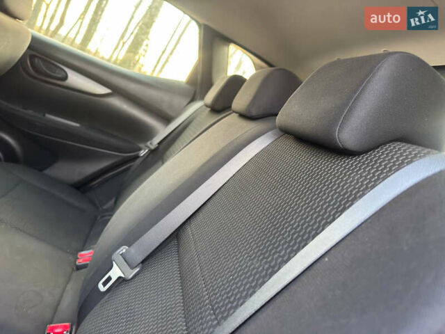 Белый Ниссан Кашкай, объемом двигателя 1.2 л и пробегом 113 тыс. км за 10950 $, фото 40 на Automoto.ua