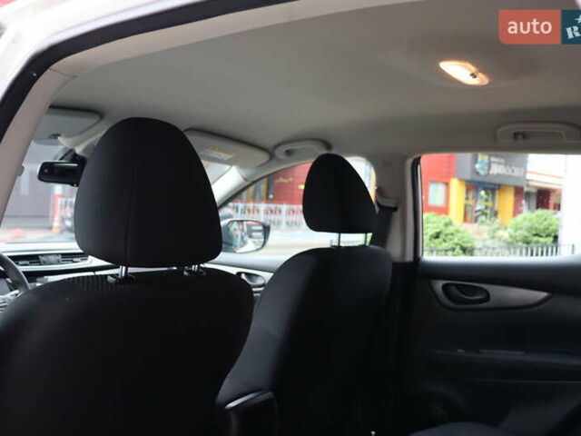 Белый Ниссан Кашкай, объемом двигателя 1.6 л и пробегом 245 тыс. км за 15900 $, фото 26 на Automoto.ua