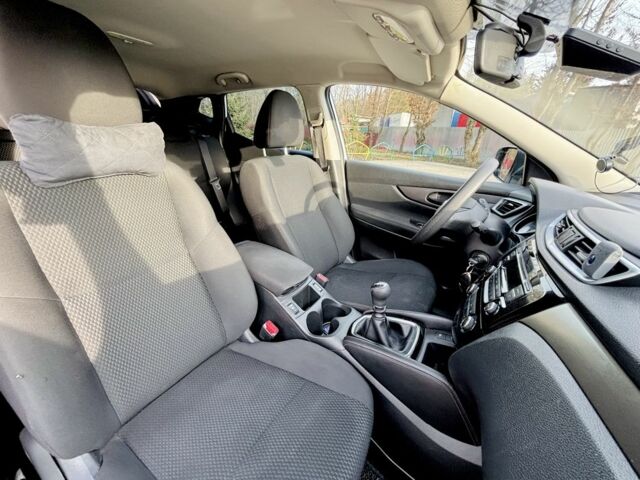 Белый Ниссан Кашкай, объемом двигателя 1.2 л и пробегом 130 тыс. км за 12300 $, фото 10 на Automoto.ua