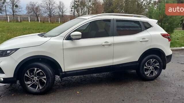 Белый Ниссан Кашкай, объемом двигателя 1.2 л и пробегом 90 тыс. км за 14200 $, фото 9 на Automoto.ua