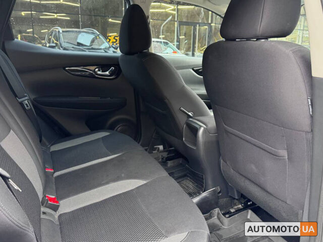 Белый Ниссан Кашкай, объемом двигателя 1.2 л и пробегом 92 тыс. км за 15900 $, фото 17 на Automoto.ua