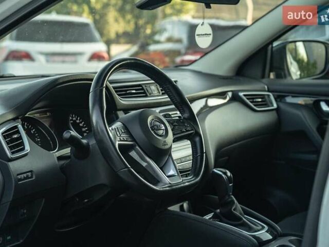 Белый Ниссан Кашкай, объемом двигателя 1.2 л и пробегом 102 тыс. км за 14900 $, фото 17 на Automoto.ua