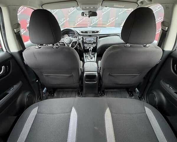 Белый Ниссан Кашкай, объемом двигателя 1.2 л и пробегом 143 тыс. км за 15000 $, фото 15 на Automoto.ua