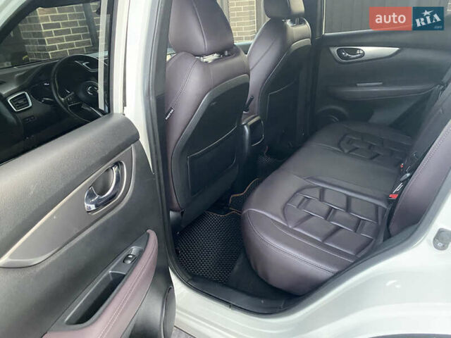 Белый Ниссан Кашкай, объемом двигателя 1.6 л и пробегом 92 тыс. км за 19950 $, фото 18 на Automoto.ua