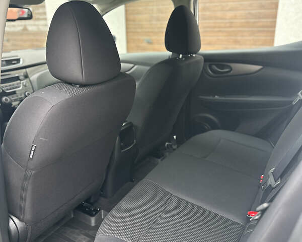 Белый Ниссан Кашкай, объемом двигателя 1.6 л и пробегом 245 тыс. км за 14800 $, фото 19 на Automoto.ua