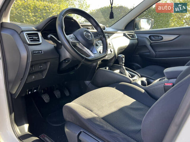Білий Ніссан Кашкай, об'ємом двигуна 1.2 л та пробігом 205 тис. км за 11500 $, фото 26 на Automoto.ua