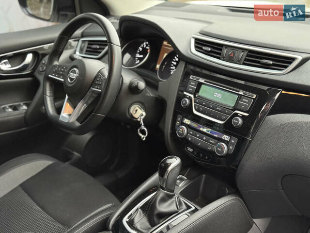 Белый Ниссан Кашкай, объемом двигателя 1.2 л и пробегом 76 тыс. км за 13300 $, фото 14 на Automoto.ua