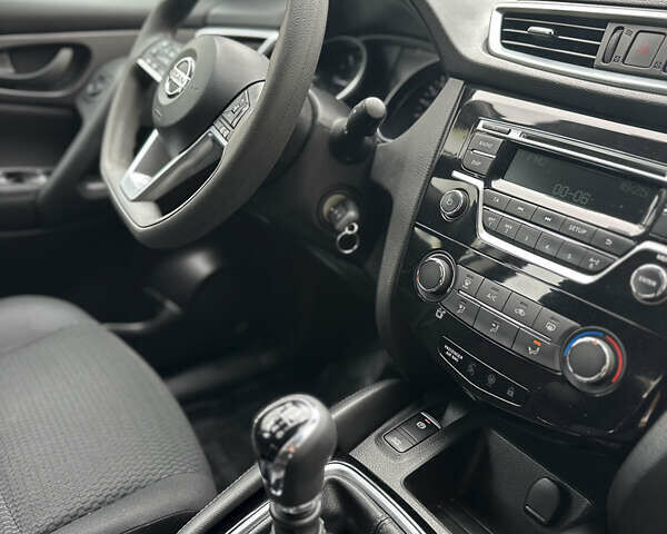 Белый Ниссан Кашкай, объемом двигателя 1.6 л и пробегом 245 тыс. км за 14800 $, фото 16 на Automoto.ua