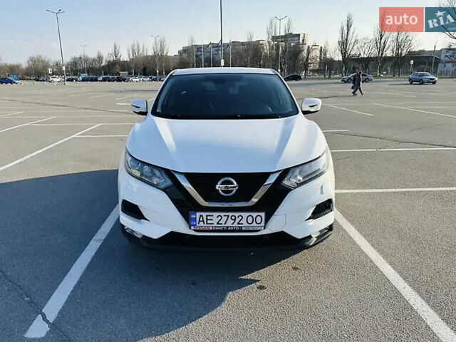 Белый Ниссан Кашкай, объемом двигателя 1.2 л и пробегом 100 тыс. км за 12900 $, фото 2 на Automoto.ua