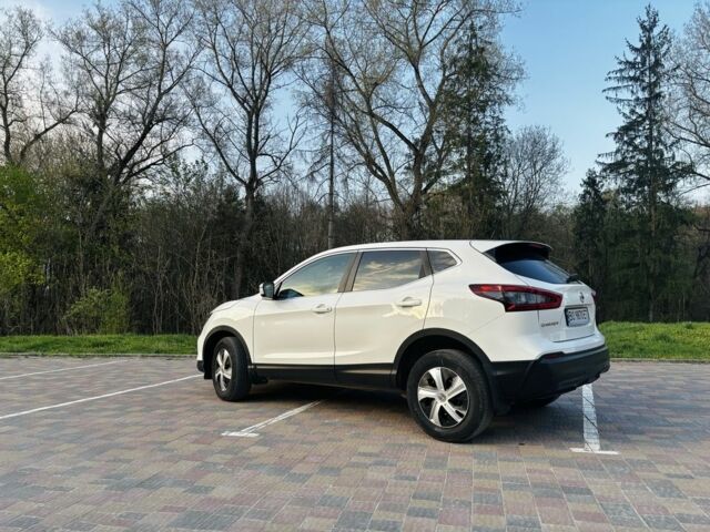 Белый Ниссан Кашкай, объемом двигателя 1.2 л и пробегом 130 тыс. км за 12300 $, фото 7 на Automoto.ua