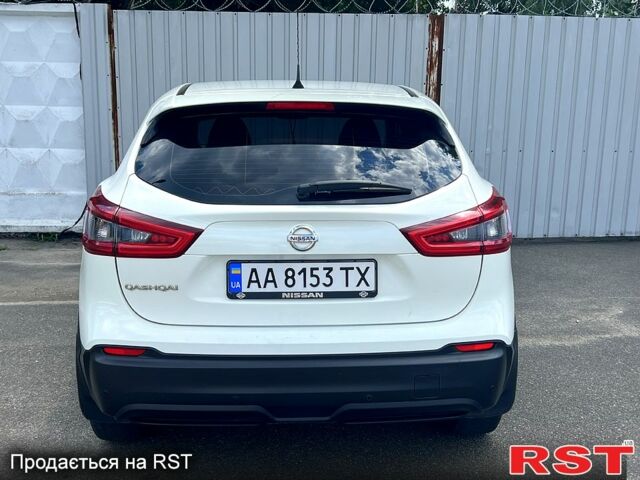 Белый Ниссан Кашкай, объемом двигателя 1.2 л и пробегом 200 тыс. км за 10999 $, фото 1 на Automoto.ua