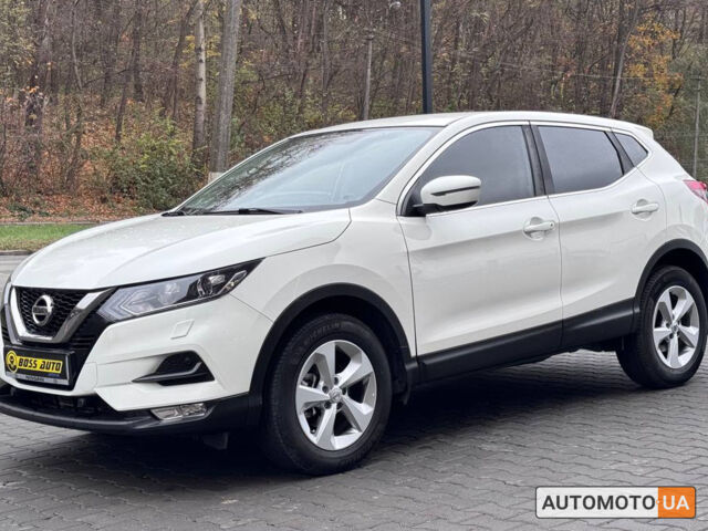 Белый Ниссан Кашкай, объемом двигателя 1.2 л и пробегом 92 тыс. км за 15900 $, фото 2 на Automoto.ua